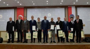 İzmir'de Başarılı Polisler Ödüllendirildi