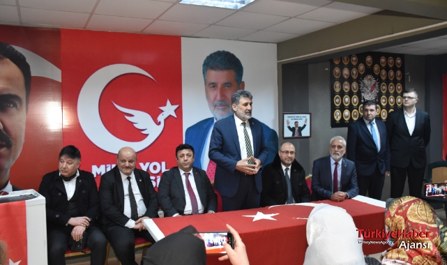 'Ülkenin Yeni Bir Kana İhtiyacı Var, O kan Milli Yol Partisidir'