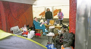 Yeraltında hayata tutunma