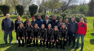 AK Partili Dal, Kilis Aslan Gençlik ve Spor Kız Futbol takımını TBMM’de ağırladı