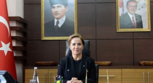 Eşi tweet attı, kadın Vali Kocabıyık'ın görev yeri değişti