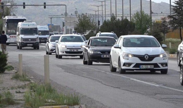 Trafikte bayram yoğunluğu başladı!