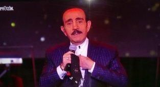 TV'de Mustafa Keser'den Polisler İçin Şarkı Okumasını İstedi 