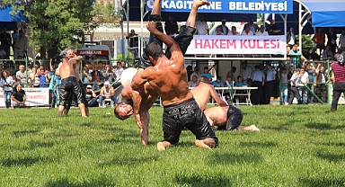500 Pehlivan Kağıthane'de Er Meydanına Çıktı