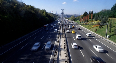Araç Kullanıcıları Otoyollardaki Hız Limiti Artırımını Destekliyor
