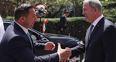 Bakan Akar Kosovalı mevkidaşını ağırladı