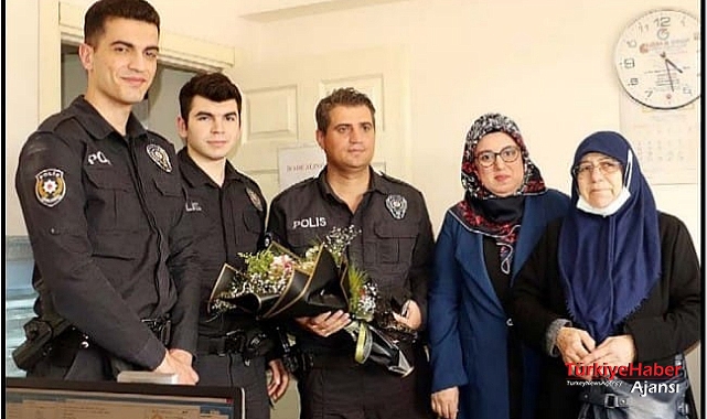 Yanan araçtan kurtaran polislere, anne- kızdan TEŞEKKÜR..