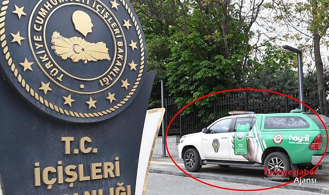 İçişleri Bakanlığı Önünde Çekilen Fotoğraf Çok Konuşulacak