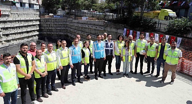 Bağcılar'da Şehir Kütüphanesi ve Tiyatro Binası'nın Temeli Atıldı