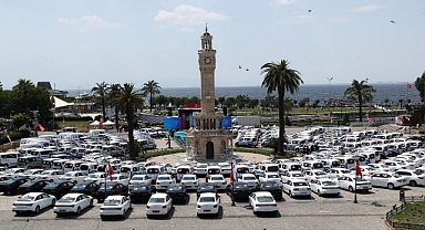 İzmir Emniyete 222 Araç Törenle Teslim Edildi