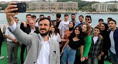 Üniversite Adaylarına Boğazda Motivasyon Gezisi