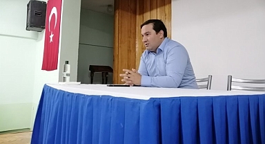 Bilecik'in Pazaryeri Kaymakamı Ferhat Altay muhtarları dinledi.