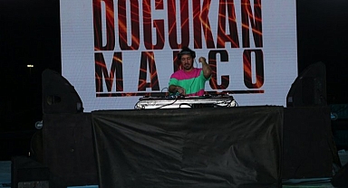 Sakarya Büyükşehir açık havada Doğukan Manço coşkusu