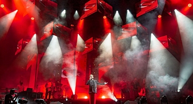 Zaferin 100. Yılı Beşiktaş’ta Zafer Yürüyüşü ve Kenan Doğulu Konseri İle Kutlandı 