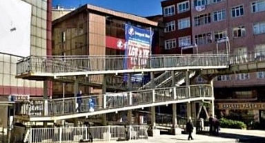 Metrobüs Girişi ve Yaya Üst Geçidinin Bulunduğu Yaya Kaldırımı Satışa Çıkarıldı!