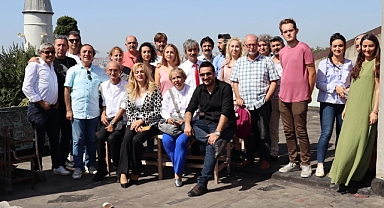 Tiyatro Sanatçıları Üsküdar'da Sabah Çayında Buluştu