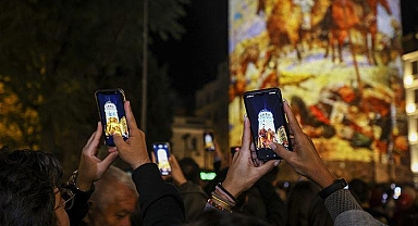 29 Ekim Cumhuriyet Bayramı'na özel 3 boyutlu mapping gösterileri izleyenleri büyüledi