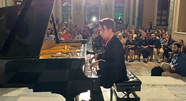 Ünlü Piyanist Dengin Ceyhan, Chopin'in En Sevilen Parçalarıyla Sanatseverleri Büyüledi!