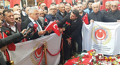 Emekli Polisler, İstiklal Caddesinde Terörü Lanetledi