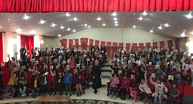 Karayazılı Çocukların İmza Günü Heyecanı