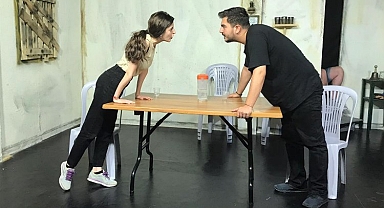 Kocaeli İzmit'te 'Sanat Akademisi Tiyatro Bölümü'ne başvurular başladı