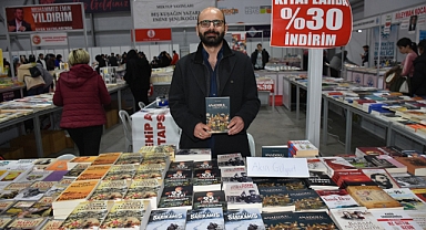 Yazar Akın Gülyurt, Doğu Anadolu 2. Kitap Fuarı'ndaydı