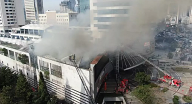  İstanbul Levent'teki AVM'de Yangın