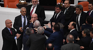 Meclis'te Gerginlik... AK Parti'li ve İYİ Partili Vekiller Yumruklaştı