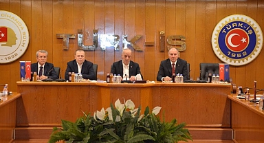TÜRK-İŞ: Ne imza atarız, ne de o masaya otururuz!