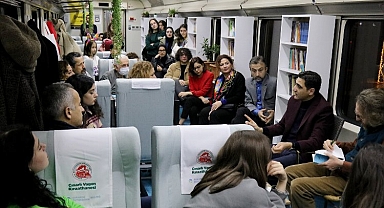 Yazar Demirel 'Babamın Trenleri'ni 'Vagon'da anlattı