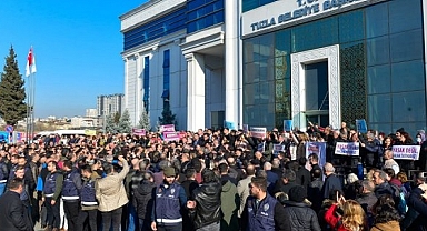 CHP ve İYİ Parti'den AK Partili Tuzla Belediye Meclisi üyesi Türel Ağyol'u Protesto