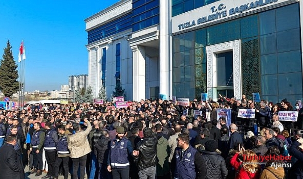 CHP ve İYİ Parti'den AK Partili Tuzla Belediye Meclisi üyesi Türel Ağyol'u Protesto