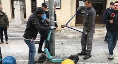 Kadıköy'de kaldırımları işgal eden skuterlar toplanıyor..!