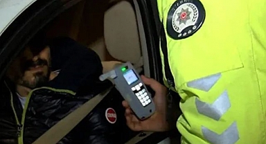 Alkolmetreye Üflemeyen 50 Sürücünün Ehliyeti Geri Alındı 