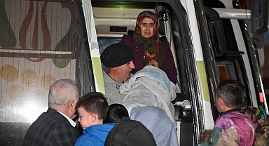 İlk depremzedeler Manisa'ya ulaştı