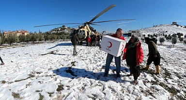 Kızılay Ve TSK'dan Köylere Helikopterle Yardım