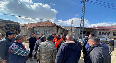 Malatya'da 5,6'lık Deprem! Yıkılan Binalar Var!