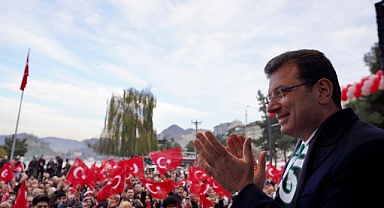 Torun ve İmamoğlu, Yenilenen Tirebolu Meydanı’nı Açtı