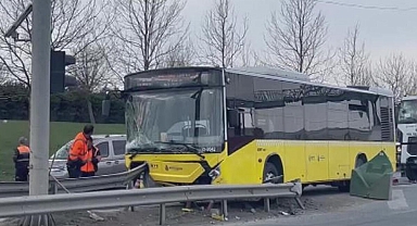 İETT otobüsü bariyerlere çarptı
