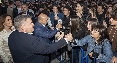 Çeşme'de 2023 kuşağı coşkusu