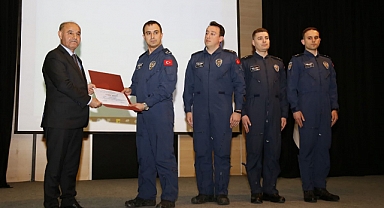 Mehmet Aktaş, Polis Pilotlara Sertifika Verdi