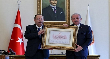 YSK, Erdoğan'ın Mazbatasını Şentop'a Takdim Etti