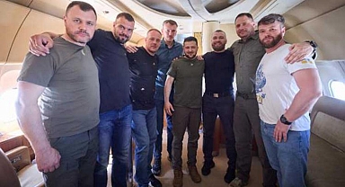 Zelenski 5 askerin Türkiye'den Ukrayna'ya döndüğünü paylaştı