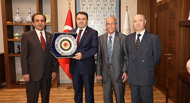 Kütahya Valisi Musa Işın, Polis Emeklilerini Ağırladı 