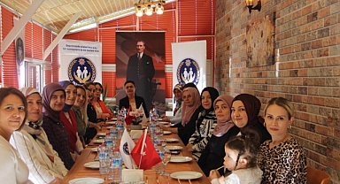 Başkan Songül Dağdeviren Polis Eşleri İle Tanıştı