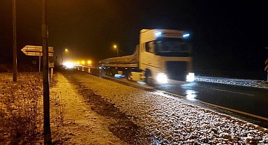 Bolu Dağı’nda kar başladı! Ekipler çalışma başlattı