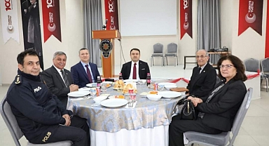 Polis Emeklileri Onuruna Yemek İkramı 