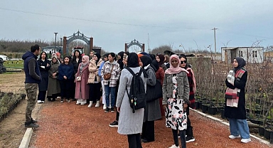 Üniversiteli gençler Sakarya'nın güzelliklerini keşfediyor