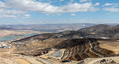 Maden Ocağında Siyanürlü Pasa Çöktü; İşçiler Göçük Altında