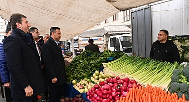 Başkan Özgür Çelik, Pazardaki Yurttaşı Dinledi